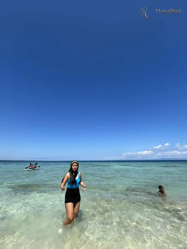 Ayra, 27