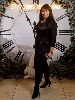 ELENA, 41