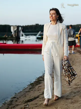 Another photo of INNA
