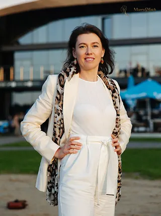 INNA, 48