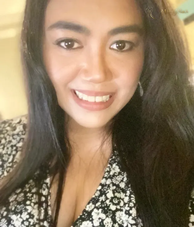 Anna, 38
