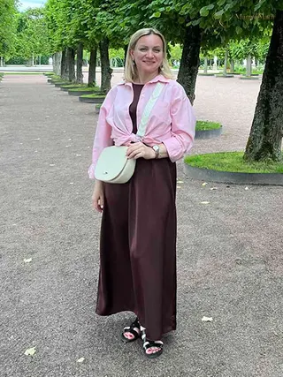 Another photo of VALENTINA