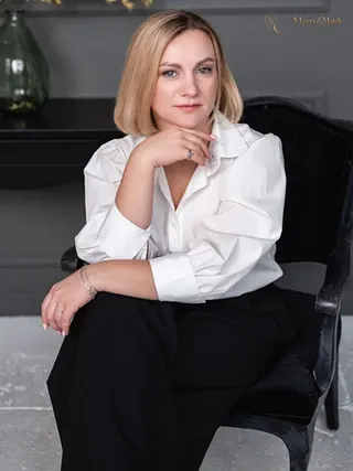 Another photo of VALENTINA