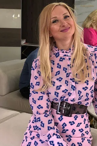 OKSANA, 51