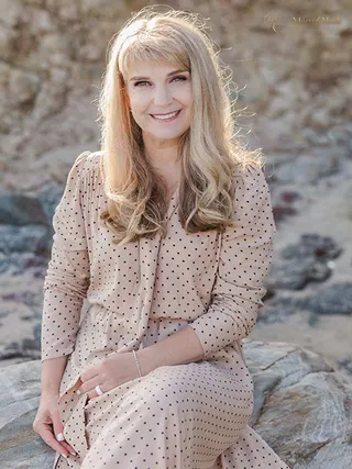 ELENA, 57