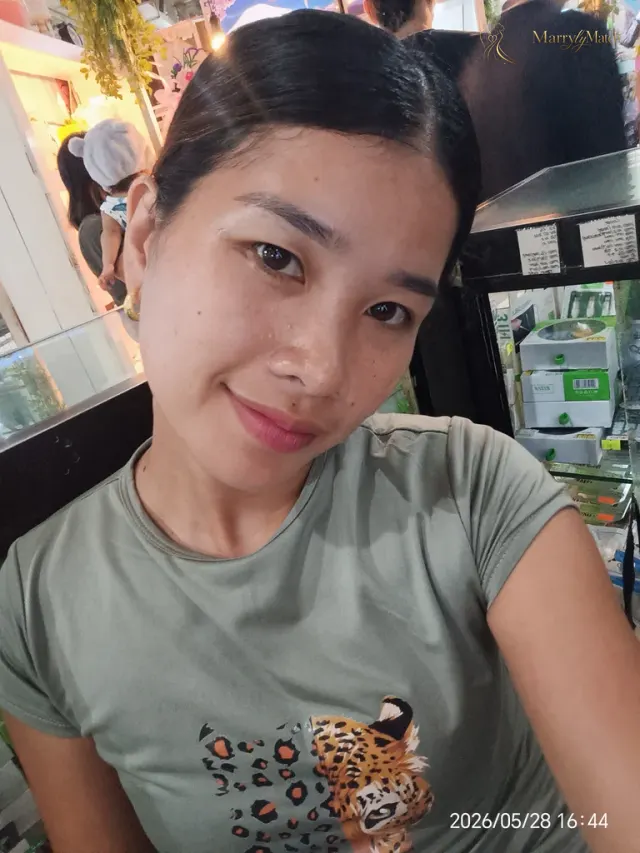 Another photo of Marie Fe