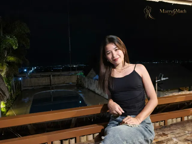 Another photo of Marie Fe