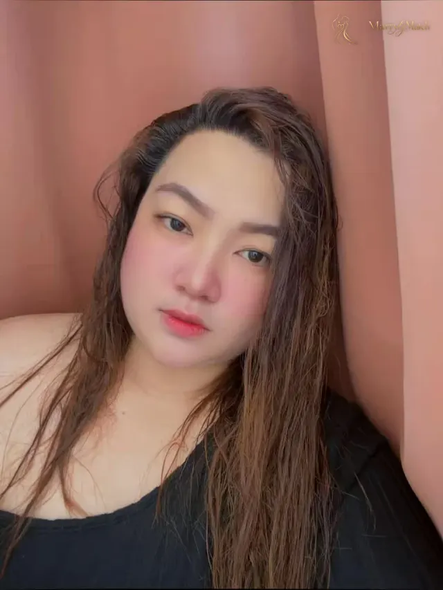 Shellah Mae, 32