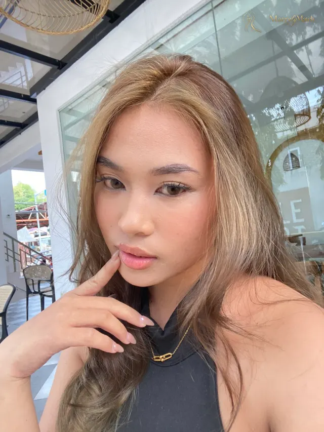 Another photo of Stephanie