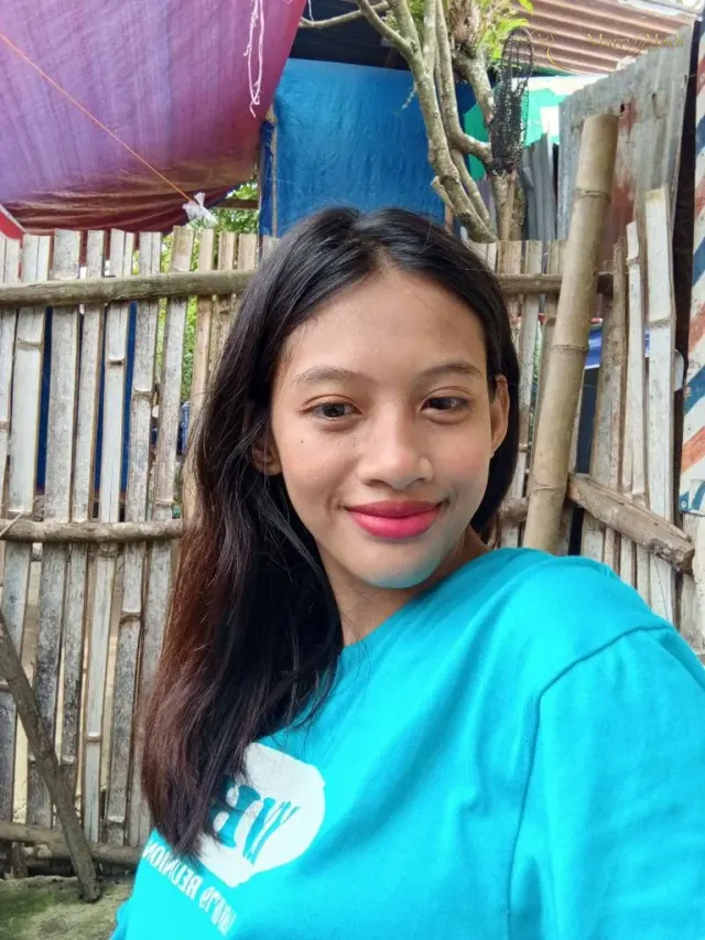 Another photo of Angeliza