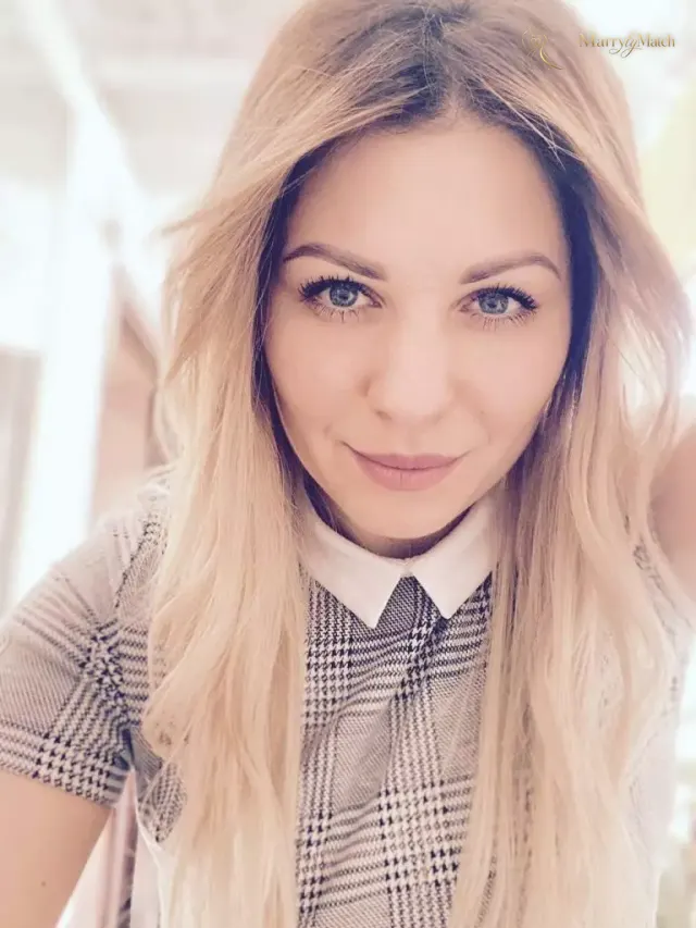 Katya, 37