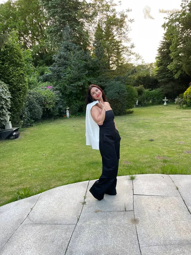 Another photo of Yulia