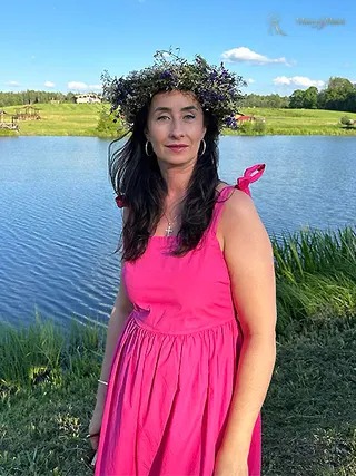 ELENA, 52