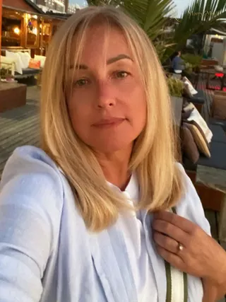ELENA, 55