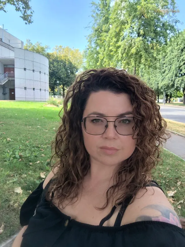 Olena, 44