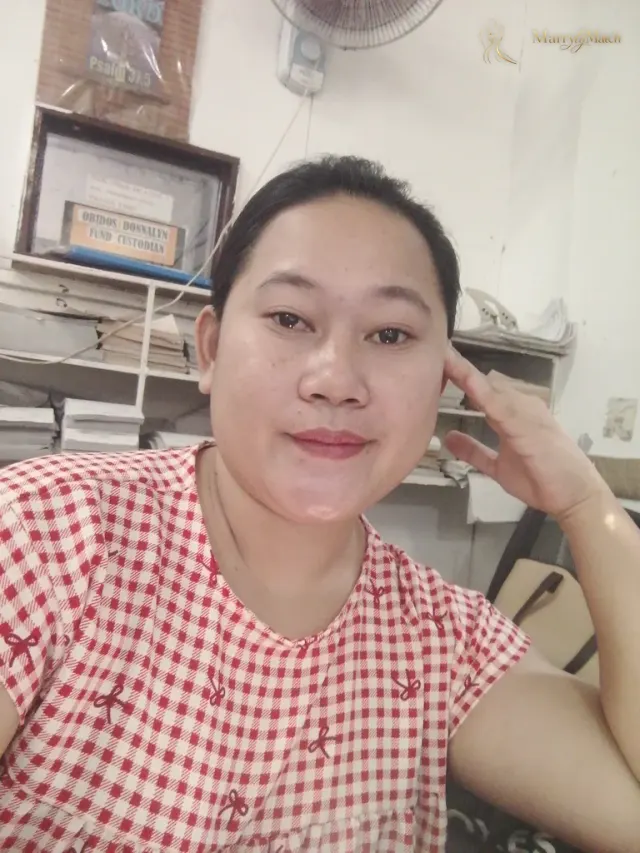 Jen, 32