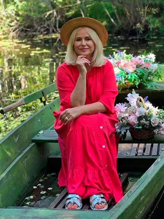 Another photo of OKSANA
