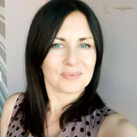 Natalia, 50