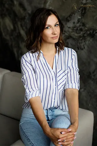 VALENTINA, 37