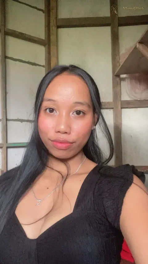 Mickaela, 21
