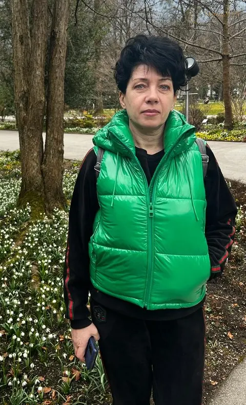Elena, 57