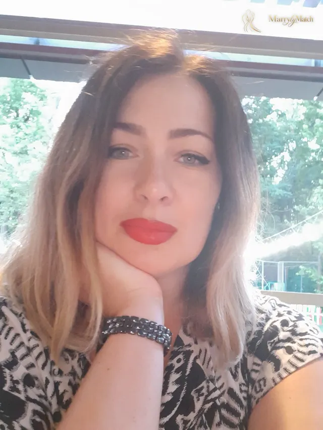 Natalia, 42