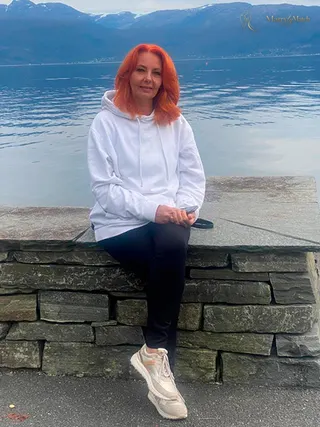 ELENA, 56
