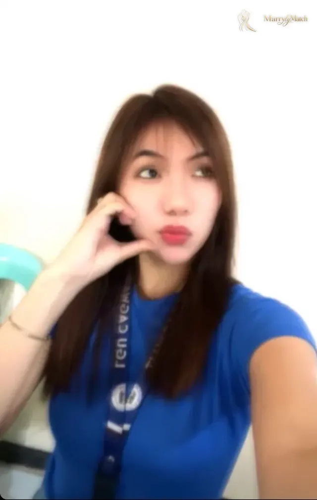 Shella, 27