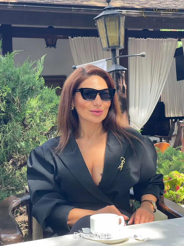 Another photo of Larissa