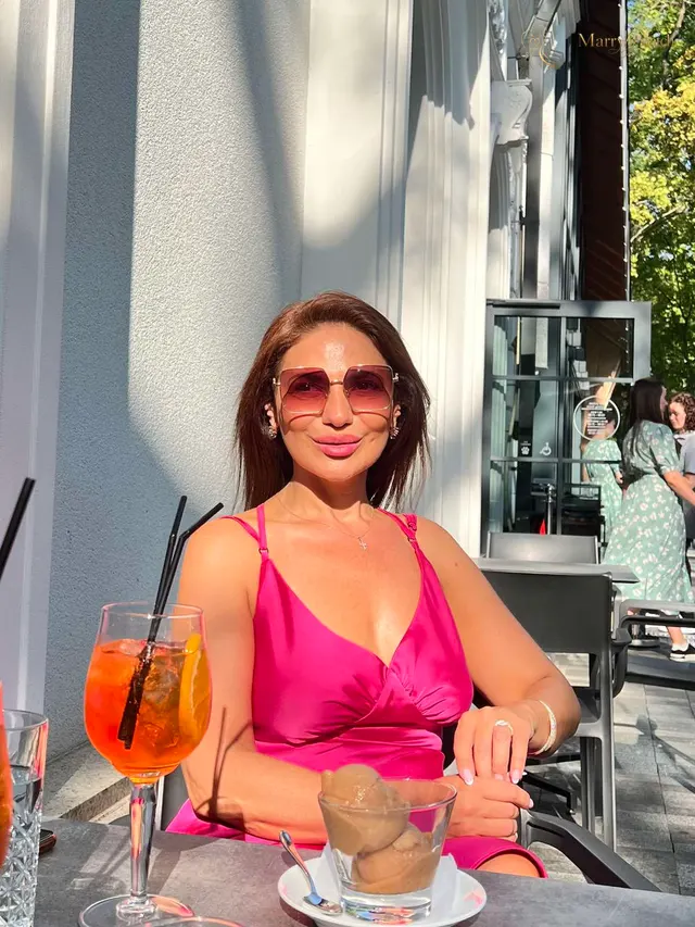Another photo of Larissa