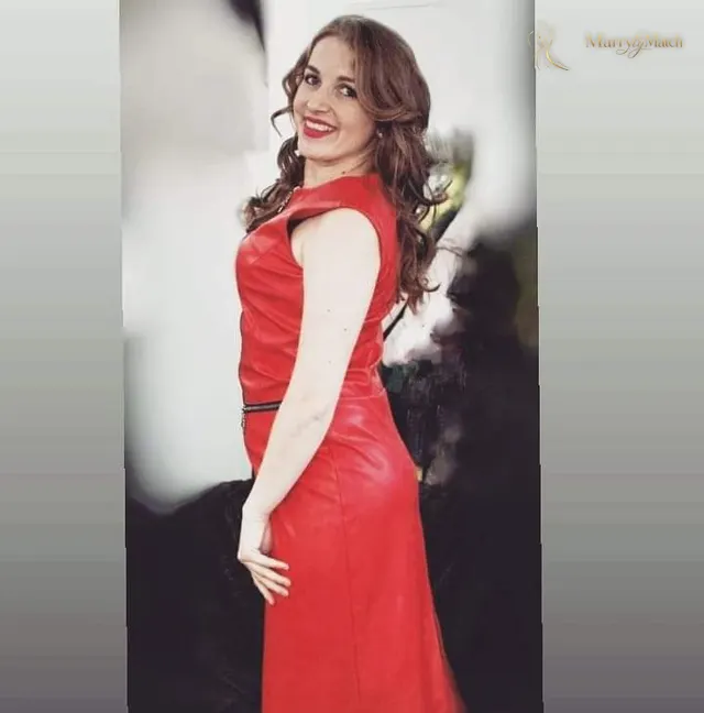Diana, 33