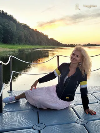 Another photo of ANZHELA