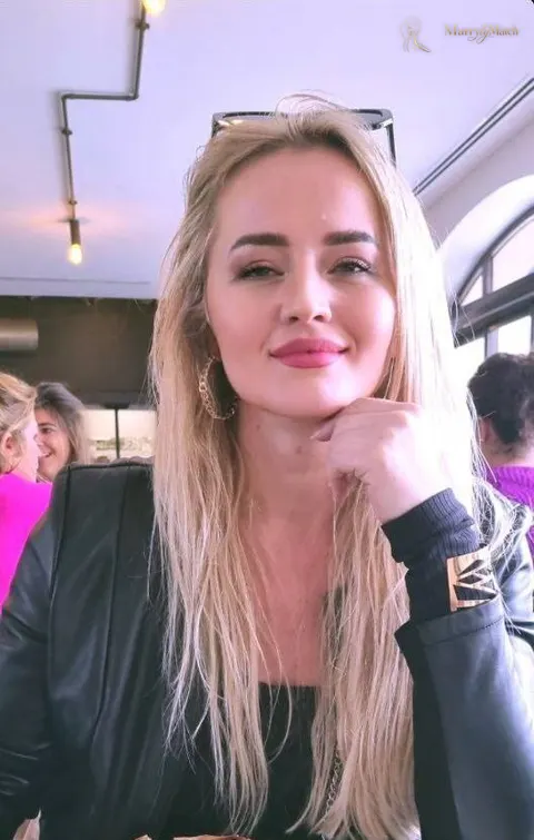 Olena, 45