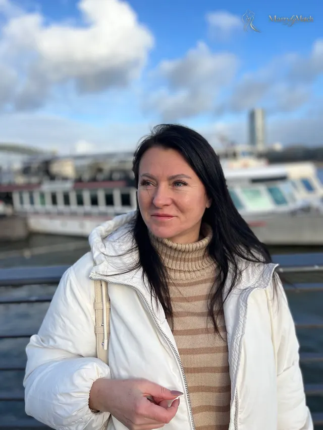Svitlana, 52