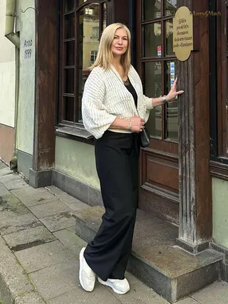 Another photo of LILIYA