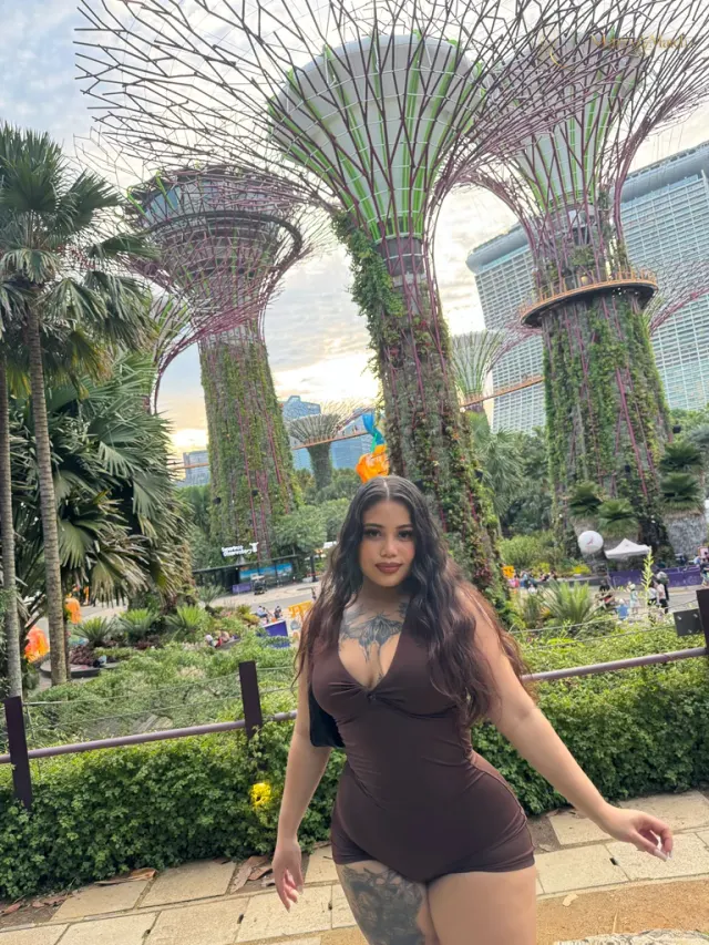 Another photo of Maria