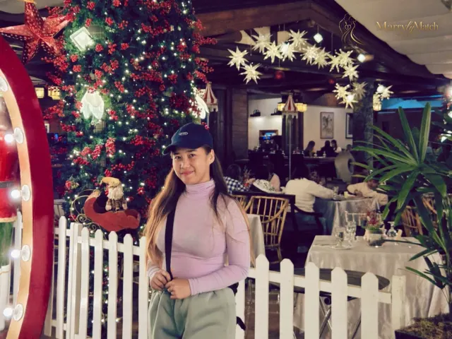 MissJ, 32