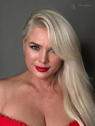 Another photo of VIKTORIYA