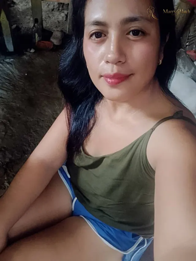 Jenefer, 35