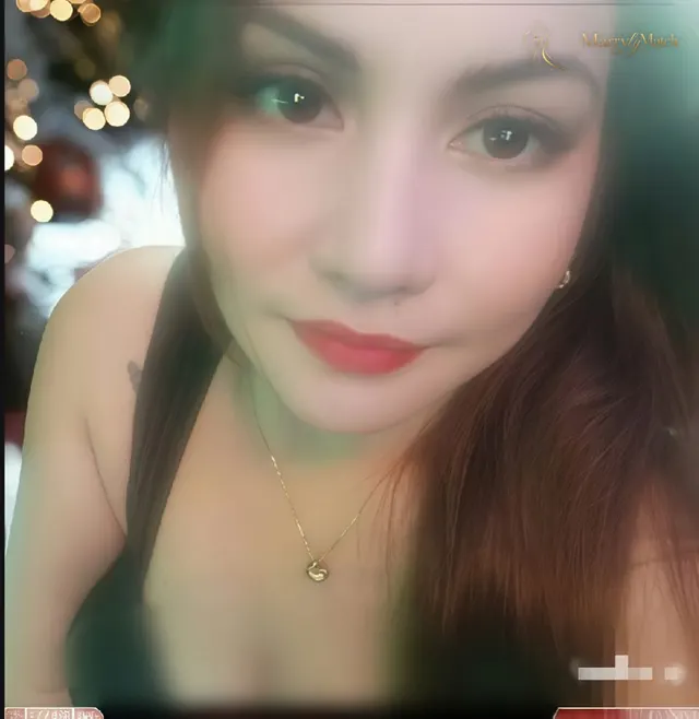 Another photo of Maricel