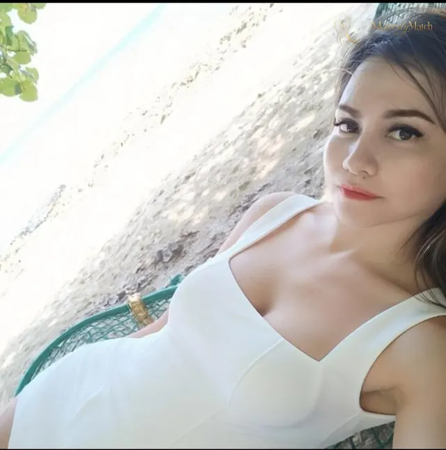 Another photo of Maricel