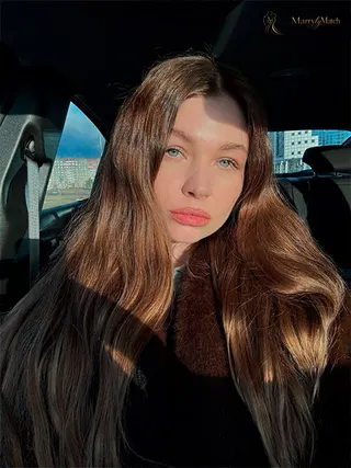 ANASTASIYA, 28