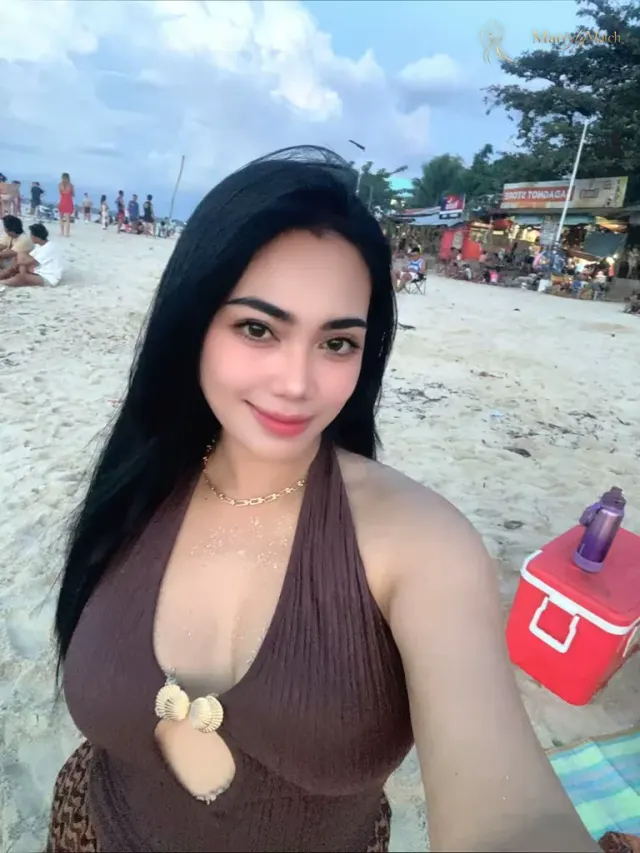Christine, 30