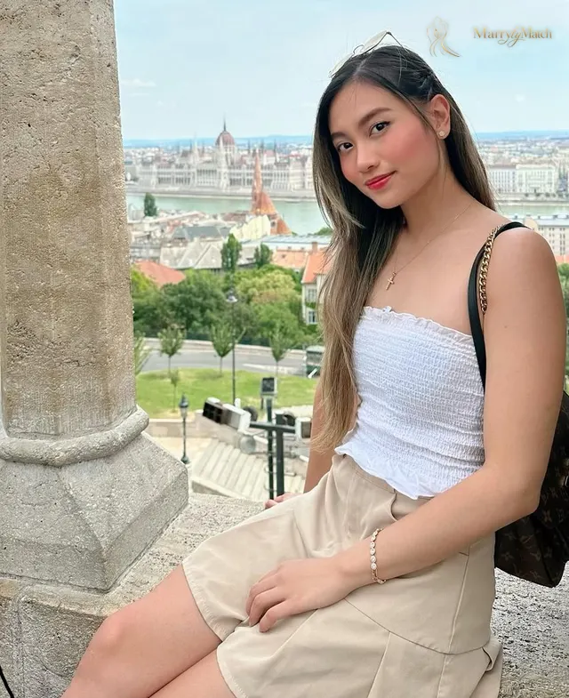 Another photo of Liz