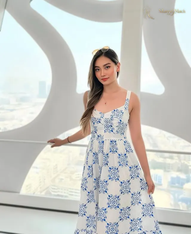 Another photo of Liz