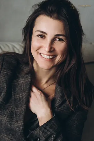OLESYA, 44