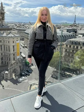 Another photo of YULIYA