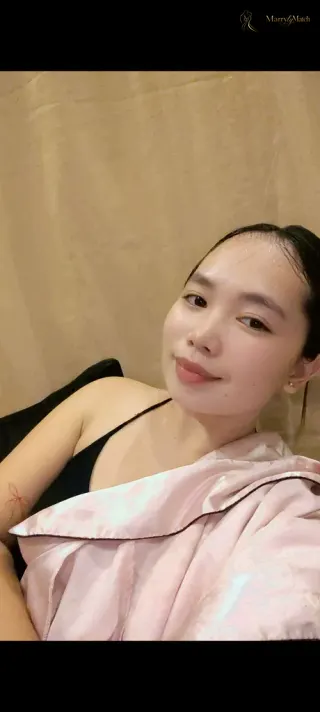 Rechelle, 22