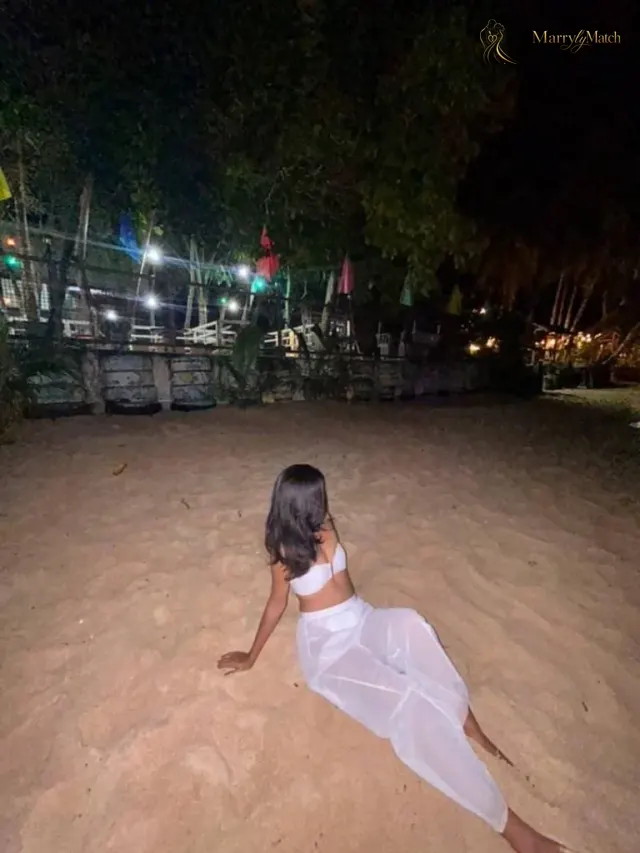 Another photo of Nicole