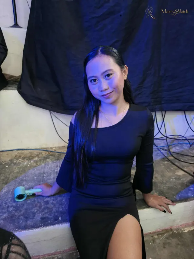 Another photo of Ly